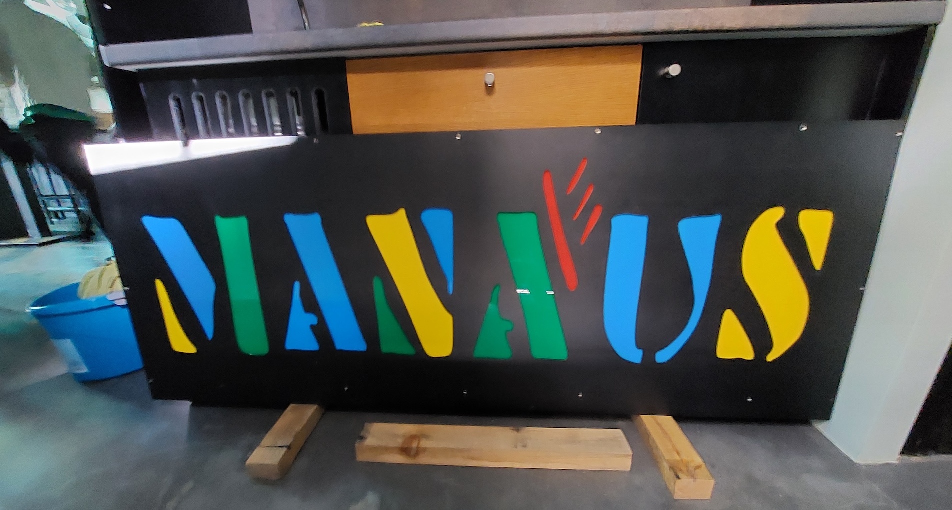 D01.7.1920.MAKING THE SIGN AT THE STUDIO
